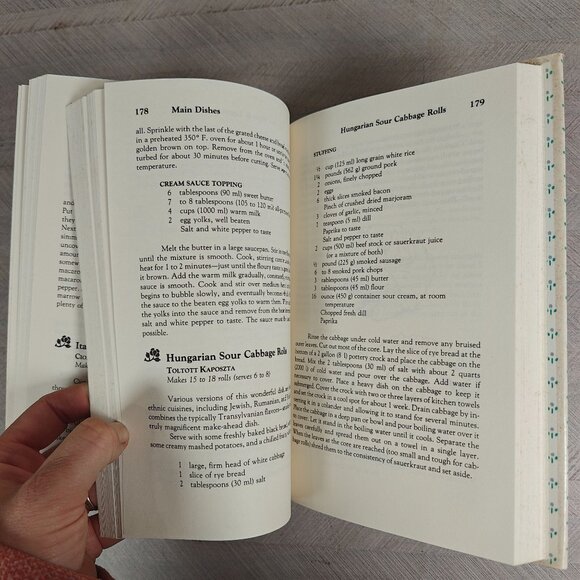 Home Cooking Mary Poulos Wilde Vintage Hardcover Cookbook Local Ethnic Recipes - Picture 6 of 7